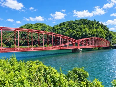 夏の色をまとった河内貯水池